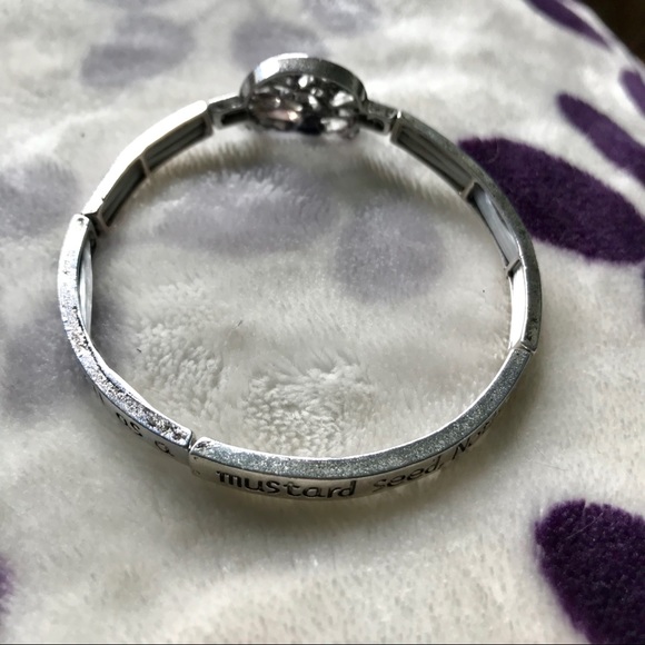 NWT Beautiful Silver Tree of Life Bracelet - Picture 5 of 5